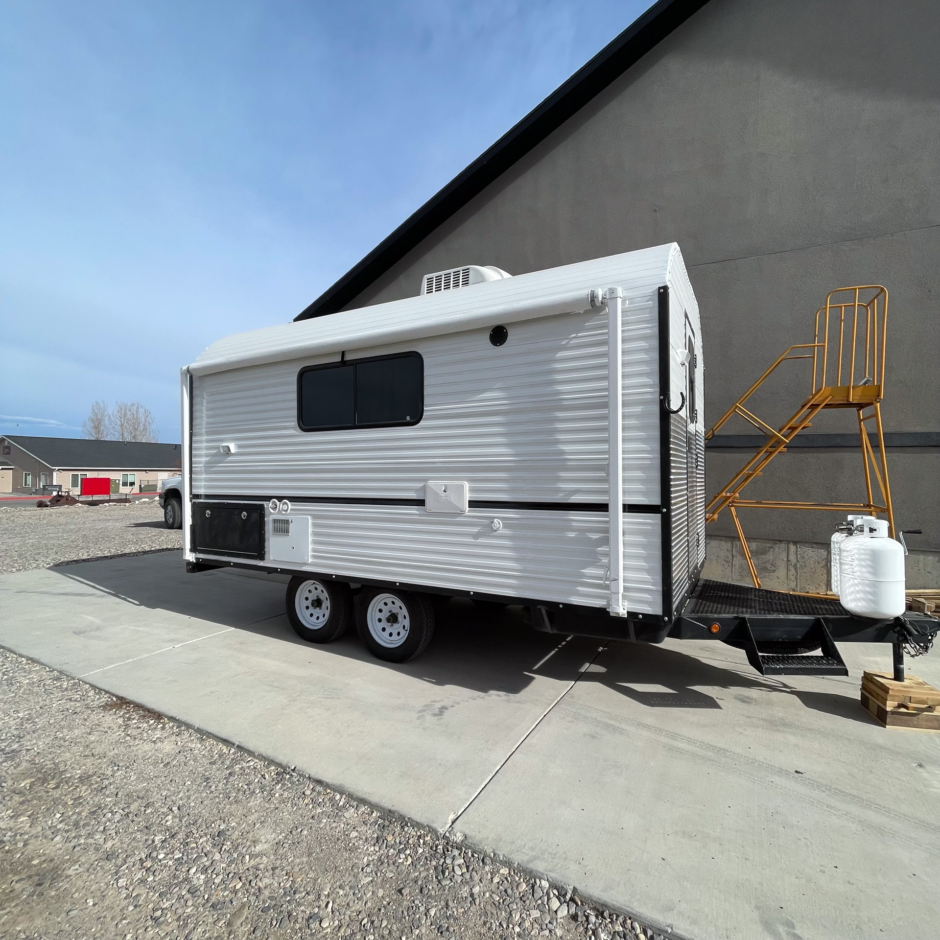 2013 Used Ascent 19' Camp Trailer for Sale
