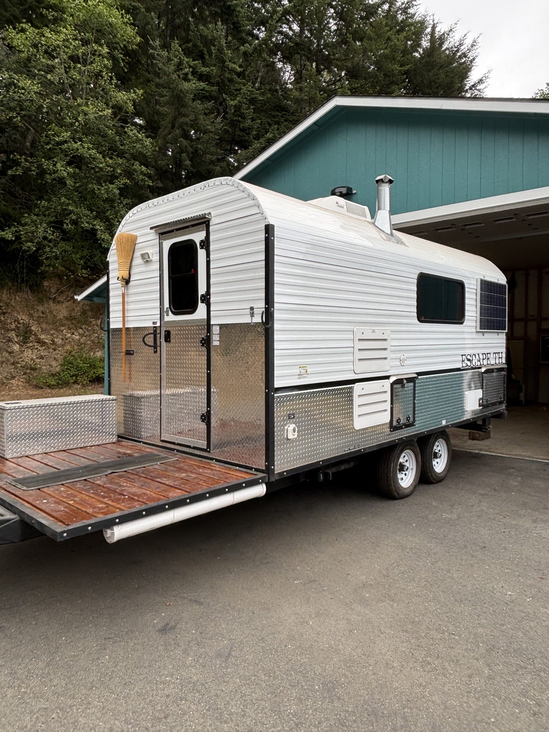 Escape 21 ft Used Camp